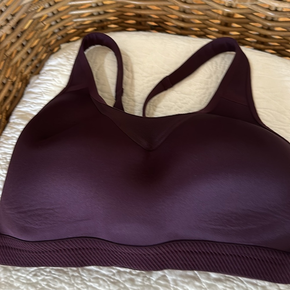 Althleta sports bra 32DD - Picture 7 of 8